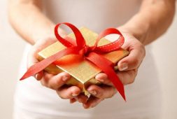 Gợi ý chọn mua quà tặng độc đáo bất ngờ và ý nghĩa nhất